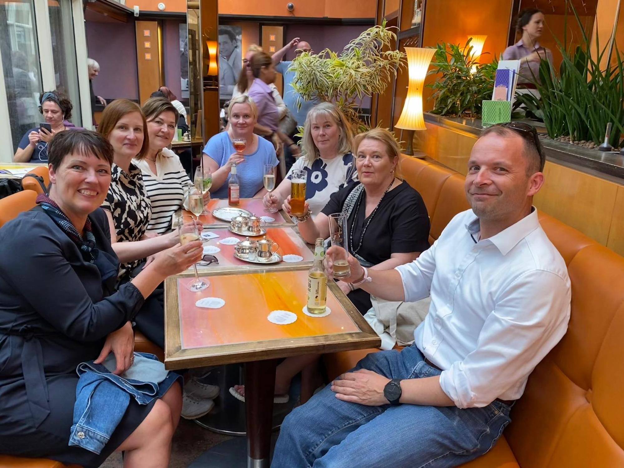 Sales-Tour-Break